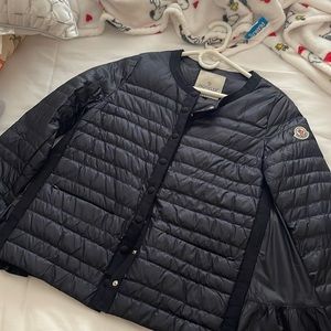 Beautiful Moncler XS, with ruffles on the side, bough in Europe great for fall.